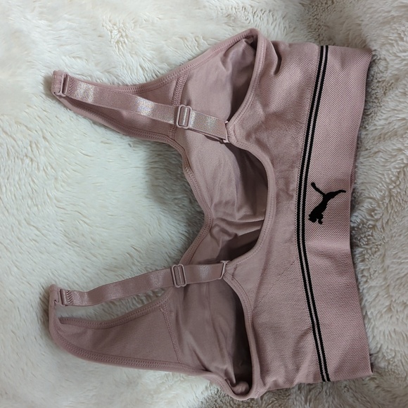 Puma Sports Bra sz Medium - Picture 2 of 3